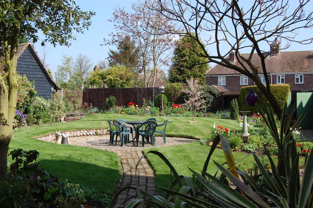 Bed and Breakfast Pickwick House Stoke by Clare Экстерьер фото
